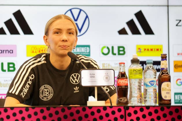25.02.2026, xgrfx, Fussball DFB-Medientermine, Deutsche Frauennationalmannschaft - Training v.l. Elisa Senß (Deutsche Frauennationalmannschaft) (DFL DFB REGULATIONS PROHIBIT ANY USE OF PHOTOGRAPHS as IMAGE SEQUENCES and or QUASI-VIDEO) Frankfurt am Main