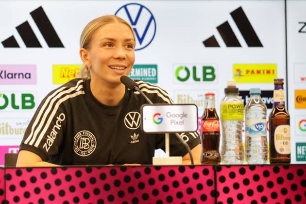 25.02.2026, xgrfx, Fussball DFB-Medientermine, Deutsche Frauennationalmannschaft - Training v.l. Elisa Senß (Deutsche Frauennationalmannschaft) (DFL DFB REGULATIONS PROHIBIT ANY USE OF PHOTOGRAPHS as IMAGE SEQUENCES and or QUASI-VIDEO) Frankfurt am Main