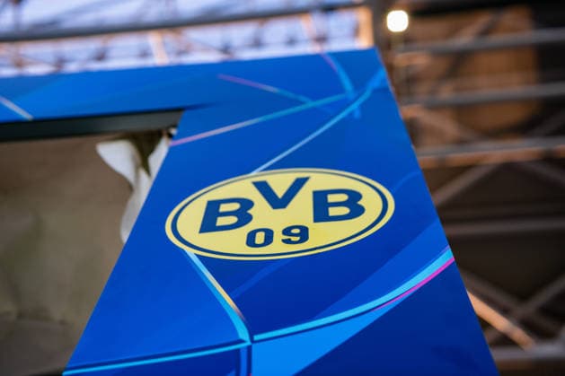 25.02.2026, Atalanta Bergamo vs. Borussia Dortmund, UEFA Champions League, Playoffs-Rückspiel BVB Logo Champions League Wappen Regulations prohibit any use of photographs as image sequences and or quasi video Copyright: xBahhoxKarax