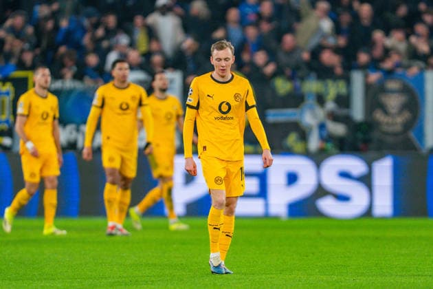 25.02.2026, Atalanta Bergamo vs. Borussia Dortmund, UEFA Champions League, Playoffs-Rückspiel Tor zum 1:0 durch Gianluca Scamacca (Atalanta Bergamo) Maximilian Beier (Borussia Dortmund, 14) Regulations prohibit any use of photographs as image sequences and or quasi video Copyright: xBahhoxKarax