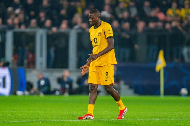 25.02.2026, Atalanta Bergamo vs. Borussia Dortmund, UEFA Champions League, Playoffs-Rückspiel Tor zum 1:0 durch Gianluca Scamacca (Atalanta Bergamo) Serhou Guirassy (Borussia Dortmund, 9) Regulations prohibit any use of photographs as image sequences and or quasi video Copyright: xBahhoxKarax