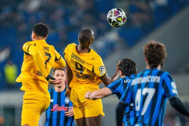 25.02.2026, Atalanta Bergamo vs. Borussia Dortmund, UEFA Champions League, Playoffs-Rückspiel Jobe Bellingham (Borussia Dortmund, 7) Serhou Guirassy (Borussia Dortmund, 9) Regulations prohibit any use of photographs as image sequences and or quasi video Copyright: xBahhoxKarax