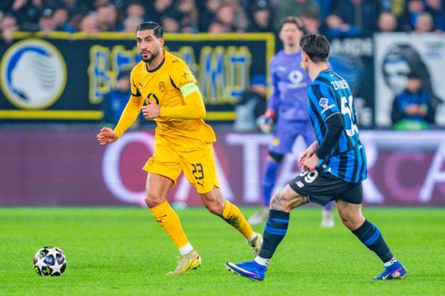 25.02.2026, Atalanta Bergamo vs. Borussia Dortmund, UEFA Champions League, Playoffs-Rückspiel Emre Can (Borussia Dortmund, 23) Nicola Zalewski (Atalanta Bergamo) Regulations prohibit any use of photographs as image sequences and or quasi video Copyright: xBahhoxKarax