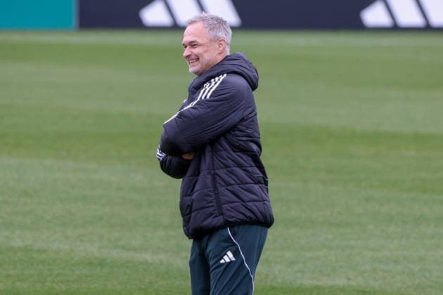 Frankfurt am Main, Deutschland 25. Februar 2026: Vorbereitung auf das Frauen WM-Qualifikationsspiel Deutschland vs. Slovenien - Training Im Bild: Bundestrainer Christian Wück Wueck (Deutschland) lachend Copyright: HMBxMedia MadeleinexFantini