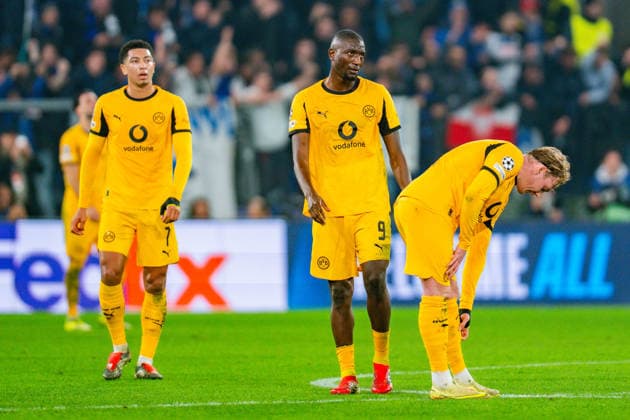 25.02.2026, Atalanta Bergamo vs. Borussia Dortmund, UEFA Champions League, Playoffs-Rückspiel Tor zum 2:0 durch Davide Zappacosta (Atalanta Bergamo) Julian Brandt (Borussia Dortmund, 10) Serhou Guirassy (Borussia Dortmund, 9) Julian Ryerson (Borussia Dortmund, 26) unzufrieden Regulations prohibit any use of photographs as image sequences and or quasi video Copyright: xBahhoxKarax