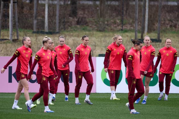Frankfurt am Main, Deutschland 25. Februar 2026: Vorbereitung auf das Frauen WM-Qualifikationsspiel Deutschland vs. Slovenien - Training Im Bild: Die Spielerinnen der deutschen Fußballnationalmannschaft der Frauen beim Training in Frankfurt Copyright: HMBxMedia MadeleinexFantini