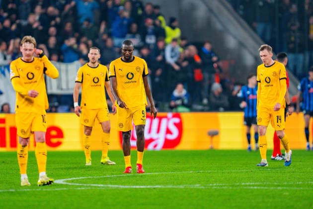 25.02.2026, Atalanta Bergamo vs. Borussia Dortmund, UEFA Champions League, Playoffs-Rückspiel Tor zum 2:0 durch Davide Zappacosta (Atalanta Bergamo) Julian Brandt (Borussia Dortmund, 10) Serhou Guirassy (Borussia Dortmund, 9) Julian Ryerson (Borussia Dortmund, 26) unzufrieden Regulations prohibit any use of photographs as image sequences and or quasi video Copyright: xBahhoxKarax