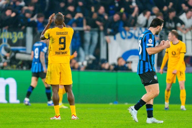 25.02.2026, Atalanta Bergamo vs. Borussia Dortmund, UEFA Champions League, Playoffs-Rückspiel Tor zum 2:0 durch Davide Zappacosta (Atalanta Bergamo) Sead Kolasinac (Atalanta Bergamo) Serhou Guirassy (Borussia Dortmund, 9) Regulations prohibit any use of photographs as image sequences and or quasi video Copyright: xBahhoxKarax