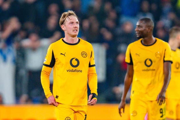 25.02.2026, Atalanta Bergamo vs. Borussia Dortmund, UEFA Champions League, Playoffs-Rückspiel Tor zum 2:0 durch Davide Zappacosta (Atalanta Bergamo) Julian Brandt (Borussia Dortmund, 10) Serhou Guirassy (Borussia Dortmund, 9) Julian Ryerson (Borussia Dortmund, 26) unzufrieden Regulations prohibit any use of photographs as image sequences and or quasi video Copyright: xBahhoxKarax