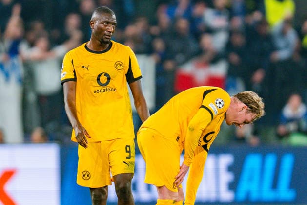 25.02.2026, Atalanta Bergamo vs. Borussia Dortmund, UEFA Champions League, Playoffs-Rückspiel Tor zum 2:0 durch Davide Zappacosta (Atalanta Bergamo) Julian Brandt (Borussia Dortmund, 10) Serhou Guirassy (Borussia Dortmund, 9) Julian Ryerson (Borussia Dortmund, 26) unzufrieden Regulations prohibit any use of photographs as image sequences and or quasi video Copyright: xBahhoxKarax