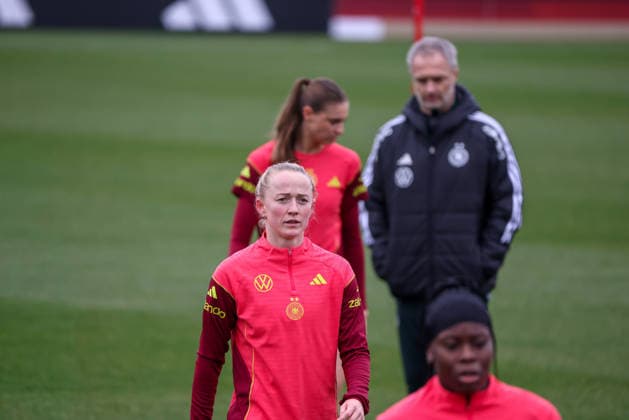 Frankfurt am Main, Deutschland 25. Februar 2026: Vorbereitung auf das Frauen WM-Qualifikationsspiel Deutschland vs. Slovenien - Training Im Bild: Lea Schüller Schueller (Deutschland) Copyright: HMBxMedia MadeleinexFantini