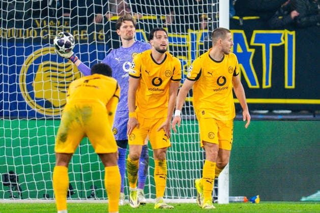 25.02.2026, Atalanta Bergamo vs. Borussia Dortmund, UEFA Champions League, Playoffs-Rückspiel Tor zum 2:0 durch Davide Zappacosta (Atalanta Bergamo) Waldemar Anton (Borussia Dortmund, 3) Ramy Bensebaini (Borussia Dortmund, 5) Gregor Kobel (Borussia Dortmund, 1) Jobe Bellingham (Borussia Dortmund, 7) Regulations prohibit any use of photographs as image sequences and or quasi video Copyright: xBahhoxKarax