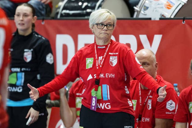 Trainerin Ines Seidler (Halle), SV Union Halle-Neustadt vs. BSV Sachsen Zwickau, Alsco Handball Bundesliga Frauen, Saison 2025 26, 18. Spieltag, 25.02.2026 Halle SWH Arena Sachsen-Anhalt Deutschland