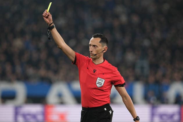Atalanta BC v Borussia Dortmund - UEFA Champions League 2025 26 League Knockout Play-off Second Leg The referee of the match, Jose Maria Sanchez from Spain, shows the yellow card during the UEFA Champions League 2025 2026, Playoff Phase MD2 football match between Atalanta BC and Borussia Dortmund at New Balance Arena in Bergamo, Italy, on February 25, 2026. Bergamo Italy Italy  Copyright: xRobertoxTommasinix originalFilename:tommasini-atalanta260225_npt2U.jpg