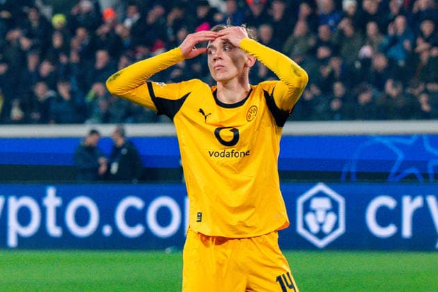 25.02.2026, Atalanta Bergamo vs. Borussia Dortmund, UEFA Champions League, Playoffs-Rückspiel Maximilian Beier (Borussia Dortmund, 14) Regulations prohibit any use of photographs as image sequences and or quasi video Copyright: xBahhoxKarax