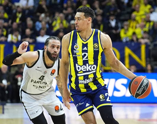 Fenerbahce Beko v Partizan - EuroLeague ISTANBUL, TURKIYE - FEBRUARY 25: Wade Baldwin (2) of Fenerbahce Beko in action against Duane Washington (4) of Partizan during EuroLeague week 29 basketball match between Fenerbahce Beko and Partizan at Ulker Sports and Event Hall in Istanbul, Turkiye on February 25, 2026. Esra Bilgin Anadolu Istanbul Turkey. Editorial use only. Please get in touch for any other usage.  Copyright: x2026xAnadoluxEsraxBilginx