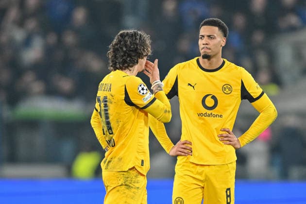 Fabio Silva (Borussia Dortmund) and Felix Nmecha (Borussia Dortmund) look dejected during the UEFA Champions League 2025 26 League Knockout Play-off Second Leg match between Atalanta BC and Borussia Dortmund at Stadio di Bergamo on February 25, 2026 in Bergamo, Italy. (Photo by Harry Langer DeFodi Images) -