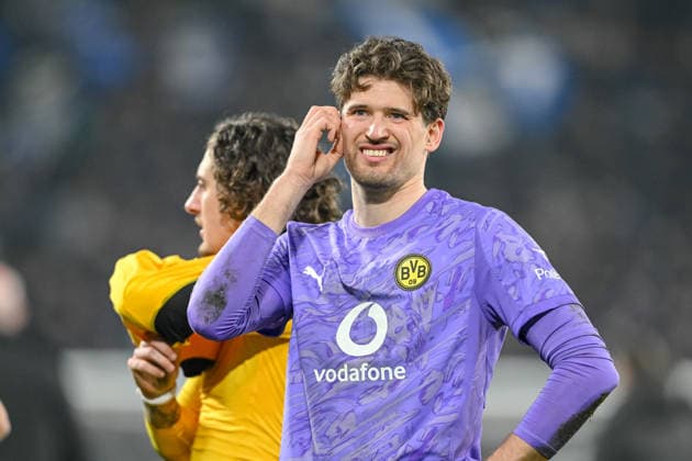 Torwart Gregor Kobel (Borussia Dortmund) looks dejected during the UEFA Champions League 2025 26 League Knockout Play-off Second Leg match between Atalanta BC and Borussia Dortmund at Stadio di Bergamo on February 25, 2026 in Bergamo, Italy. (Photo by Harry Langer DeFodi Images) -