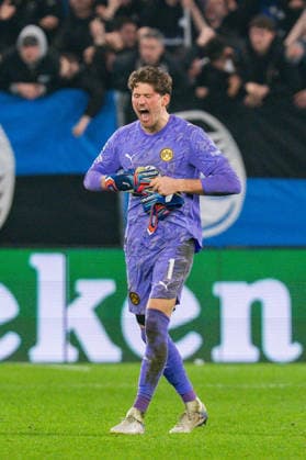 25.02.2026, Atalanta Bergamo vs. Borussia Dortmund, UEFA Champions League, Playoffs-Rückspiel Gregor Kobel (Borussia Dortmund, 1) Regulations prohibit any use of photographs as image sequences and or quasi video Copyright: xBahhoxKarax