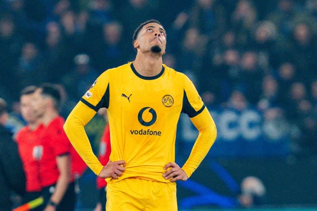 25.02.2026, Atalanta Bergamo vs. Borussia Dortmund, UEFA Champions League, Playoffs-Rückspiel Felix Nmecha (Borussia Dortmund, 8) unzufrieden unglücklich sauer Regulations prohibit any use of photographs as image sequences and or quasi video Copyright: xBahhoxKarax