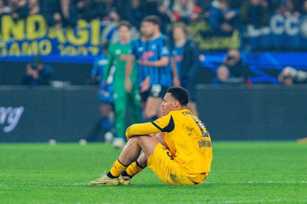 25.02.2026, Atalanta Bergamo vs. Borussia Dortmund, UEFA Champions League, Playoffs-Rückspiel Felix Nmecha (Borussia Dortmund, 8) unzufrieden unglücklich sauer Regulations prohibit any use of photographs as image sequences and or quasi video Copyright: xBahhoxKarax