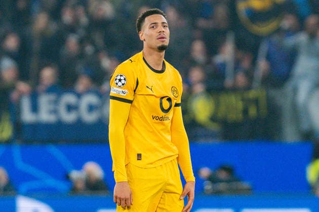 25.02.2026, Atalanta Bergamo vs. Borussia Dortmund, UEFA Champions League, Playoffs-Rückspiel Felix Nmecha (Borussia Dortmund, 8) unzufrieden unglücklich sauer Regulations prohibit any use of photographs as image sequences and or quasi video Copyright: xBahhoxKarax