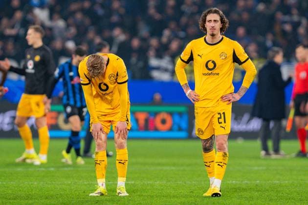 25.02.2026, Atalanta Bergamo vs. Borussia Dortmund, UEFA Champions League, Playoffs-Rückspiel Daniel Svensson (Borussia Dortmund, 24) Fabio Silva (Borussia Dortmund, 21) Regulations prohibit any use of photographs as image sequences and or quasi video Copyright: xBahhoxKarax