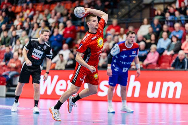 Tim Roman Wieling (TuS N-Luebbecke, 96) beim Siebenmeter 7 Meter Wurf GER, TuS N-Luebbecke vs. HBW Balingen-Weilstetten, Handball, 2. Bundesliga, 21. Spieltag, Spielzeit 2025 2026, 25.02.2026 GER, TuS N-Luebbecke vs. HBW Balingen-Weilstetten, Handball, 2. Bundesliga, 21. Spieltag, Spielzeit 2025 2026, 25.02.2026 Luebbecke Copyright: xEibner-Pressefoto JanxRollingerx EP_JSK