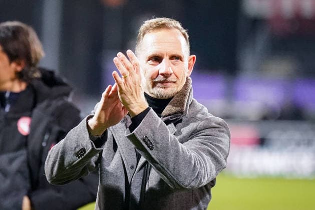 Schweiz: Fussball Brack Super League 2025 - 2026, 26. Spieltag - FC Winterthur vs FC Thun - Stadion Schützenwiese (Winterthur): Mauro Lustrinelli (Trainer, FC Thun) Freude, Emotionen, Jubel *** Switzerland Football Brack Super League 2025 2026, Matchday 26 FC Winterthur vs FC Thun Stadion Schützenwiese Winterthur Mauro Lustrinelli Coach, FC Thun Joy, emotions, jubilation Copyright: xJOERANxSTEINSIEKx