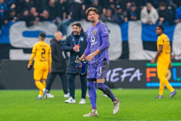 25.02.2026, Atalanta Bergamo vs. Borussia Dortmund, UEFA Champions League, Playoffs-Rückspiel Gregor Kobel (Borussia Dortmund, 1) Regulations prohibit any use of photographs as image sequences and or quasi video Copyright: xBahhoxKarax