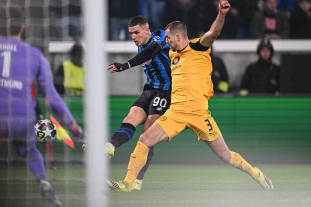 Atalanta BC v Borussia Dortmund - UEFA Champions League 2025 26 League Knockout Play-off Second Leg Nikola Krstovic of Atalanta BC is in action during the UEFA Champions League 2025 2026 Knockout Play-off Second Leg between Atalanta BC and Borussia Dortmund in Bergamo, Italy, on February 25, 2026, at New Balance Arena stadium Bergamo Italy  Copyright: xTizianoxBallabiox originalFilename:ballabio-atalanta260225_npX3I.jpg