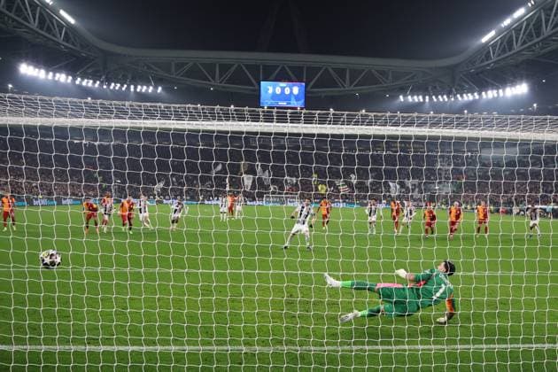 TURIN, ITALY, FEB. 25, 2026 SOCCER UEFA CHAMPIONS LEAGUE, JUVENTUS TURIN vs GALATASARAY first goal from a penalty Manuel Locatelli (Juventus) TURIN TURIN, ITALY Allianz Stadion Juventus Turin Allianz Stadion ITALY