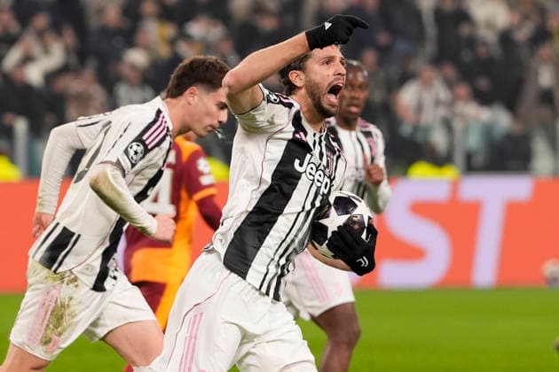 Juventus Manuel Locatelli celebrates after scoring the 1-0 goal for his team during the Uefa Champions League soccer match between Juventus and Galatasaray at the Allianz Stadium in Turin, playoff 2 2, north west Italy - January 25, 2026. - Soccer  Copyright: xFabioxFerrari LaPressex