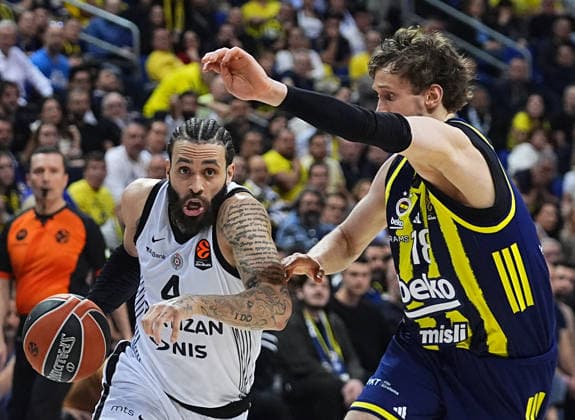 Fenerbahce Beko v Partizan - EuroLeague ISTANBUL, TURKIYE - FEBRUARY 25: Mikael Jantunen (18) of Fenerbahce Beko in action against Duane Washington (4) of Partizan during EuroLeague week 29 basketball match between Fenerbahce Beko and Partizan at Ulker Sports and Event Hall in Istanbul, Turkiye on February 25, 2026. Esra Bilgin Anadolu Istanbul Turkey. Editorial use only. Please get in touch for any other usage.  Copyright: x2026xAnadoluxEsraxBilginx