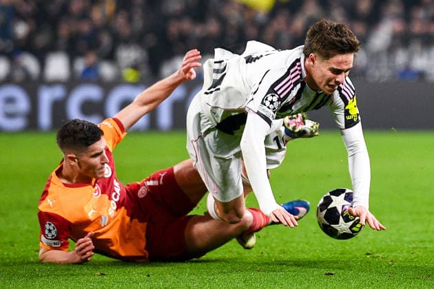 2026-02-25 Juventus FC v Galatasaray - UEFA Champions League 2025 26 League Knockout Play-off Second Leg TURIN, ITALY - FEBRUARY 25: Roland Sallai of Galatasaray SK battles for the ball with Kenan Yildiz of Juventus FC during the UEFA Champions League 2025 26 League Knockout Play-off Second Leg match between Juventus FC and Galatasaray at Allianz Stadium on February 25, 2026 in Turin, Italy. (Photo by Alberto Gandolfo BSR Agency) Turin Italy Content not available for redistribution in The Netherlands directly or indirectly through any third parties. Copyright: xBSRxAgencyx