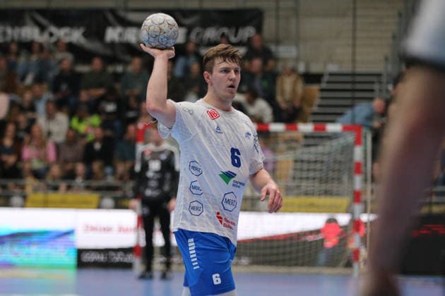 25.02.2026 Handball Herren 2025 2026 2. Handball-Bundesliga 21. Spieltag HSG Nordhorn-Lingen - Dessau-Roßlauer HV 06 EmslandArena Lingen Fritz-Leon Haake (Dessau, 6, weiß) am Ball. Lingen (Ems) Niedersachen Deutschland