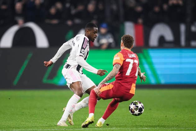 Juventus FC v Galatasaray SK - UEFA Champions League Pierre Kalulu of Juventus FC competes for the ball with Noa Lang of Galatasaray SK during the UEFA Champions League 2025 26 knockout phase play-off second leg football match between Juventus FC and Galatasaray SK. Turin Italy Copyright: xNicolòxCampox