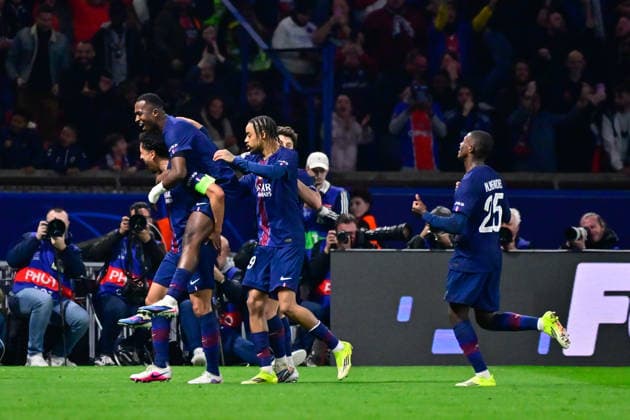 FOOTBALL : PSG vs Monaco - Ligue des Champions - 25 02 2026 Marquinhos ( 5 - PSG ) celebrates with teammates during the UEFA Champions League match between Paris Saint Germain and AS Monaco at Parc Des Princes on February 25 , 2026 in Paris, France. ( Photo by Federico Pestellini PsnewZ ) ParisFrance  Copyright: xFedericoxPestellinix
