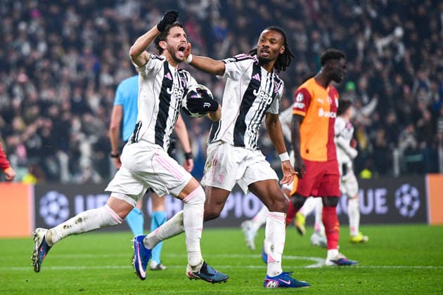 2026-02-25 Juventus FC v Galatasaray - UEFA Champions League 2025 26 League Knockout Play-off Second Leg TURIN, ITALY - FEBRUARY 25: Manuel Locatelli of Juventus FC celebrates after scoring the team s first goal with Khephren Thuram of Juventus FC during the UEFA Champions League 2025 26 League Knockout Play-off Second Leg match between Juventus FC and Galatasaray at Allianz Stadium on February 25, 2026 in Turin, Italy. (Photo by Alberto Gandolfo BSR Agency) Turin Italy Content not available for redistribution in The Netherlands directly or indirectly through any third parties. Copyright: xBSRxAgencyx