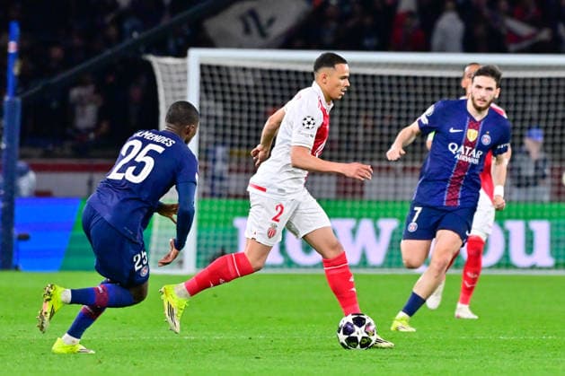 FOOTBALL : PSG vs Monaco - Ligue des Champions - 25 02 2026 VANDERSON ( 2 - Monaco ) and TAVARES Nuno MENDES ( 25 - PSG ) during the UEFA Champions League match between Paris Saint Germain and AS Monaco at Parc Des Princes on February 25 , 2026 in Paris, France. ( Photo by Federico Pestellini PsnewZ ) ParisFrance  Copyright: xFedericoxPestellinix