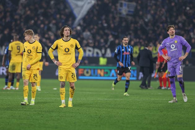 Atalanta v Borussia Dortmund, UEFA Champions League, Bergamo, Italy Bergamo, Italy. 25th, February 2026. Faaio Silva (21) of Borussia Dortmund seen disappointed at the UEFA Champions League match between Atalanta B.C. and Borussia Dortmund at New Balance Arena in Bergamo. Italy, Bergamo  Copyright: xGonzalesxPhoto StefanoxNicolix