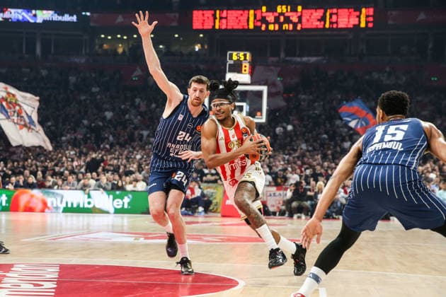Crvena Zvezda v Anadolu Efes - Euroleague BELGRADE, SERBIA - FEBRUARY 25: Players in action during Euroleague basketball match between Crvena Zvezda and Anadolu Efes in Belgrade, Serbia on February 25, 2026. Filip Stevanovic Anadolu Belgrade Serbia. Editorial use only. Please get in touch for any other usage.  Copyright: x2026xAnadoluxFilipxStevanovicx