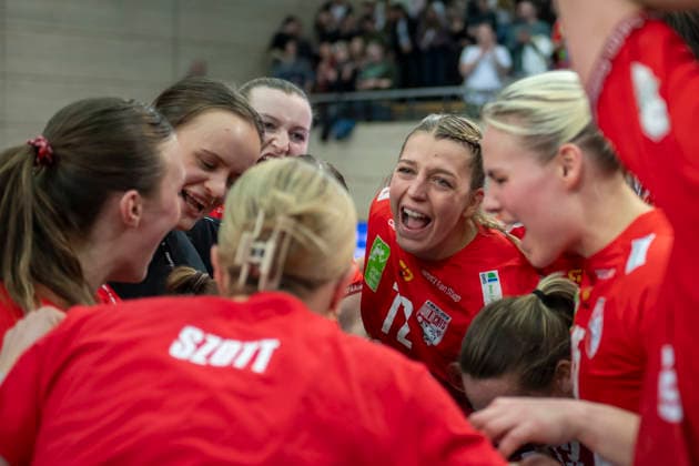 Handball Bundesliga Frauen,HBF, Saison 2025 2026 SV Union Halle-Neustadt vs.BSV Sachsen Zwickau Halle, Deutschland 25.Februar 2026: Im Bild:Schlussjubel, Schlußjubel, Emotion, Freude, Halle Saale SWH Arena Sachsen-Anhalt Deutschland