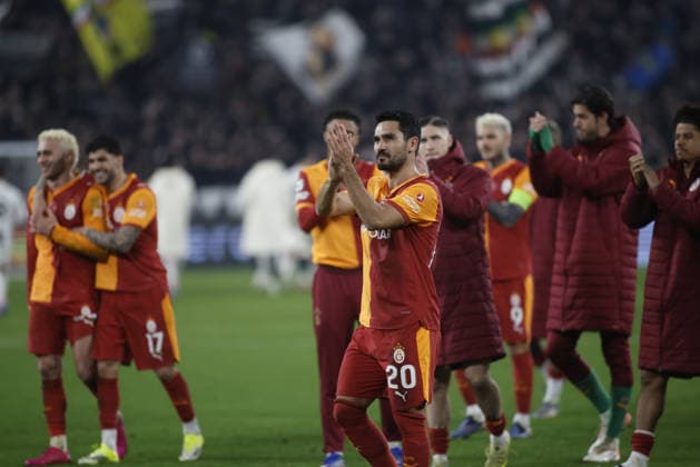 Ilkay Gundogan of Galatasaray SK creating the fans during the Uefa Champions League, second leg play-off, season 2025-2026, football match between, Juventus FC and Galatasaray SK on 25 February 2026 at Allianz Stadium, Turin, Italy Photo Nderim Kaceli  Copyright: xNderimxKaceli IPAxSportx xipa-agency.netx xx IPA_72033121 IPA_Agency_IPA72033121
