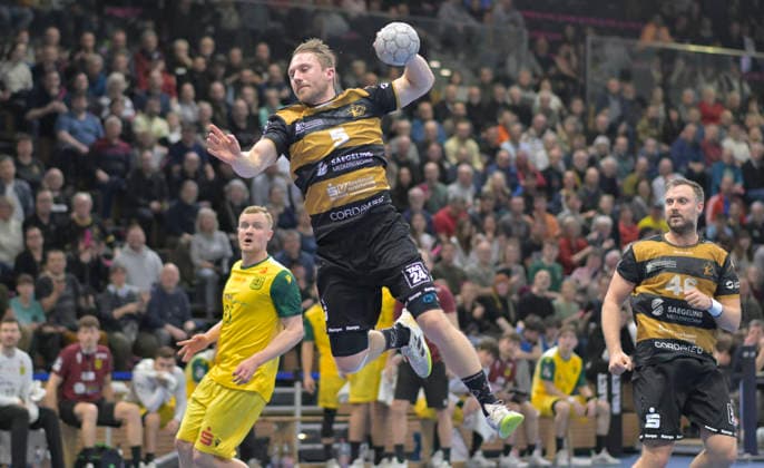 25.02.2026, Dresdens Lukas Wucherpfennig wirft erfolgreich, Handball, 2. Bundesliga, HC Elbflorenz Dresden - VfL Eintracht Hagen, (c) Dresden