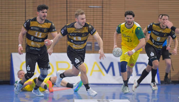 25.02.2026, Dresdens Anton Preußner mit dem Ball, Handball, 2. Bundesliga, HC Elbflorenz Dresden - VfL Eintracht Hagen, (c) Dresden