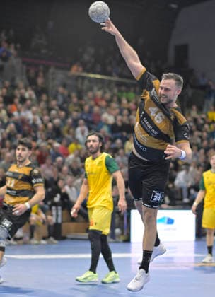 25.02.2026, Dresdens Jonas Thümmler wirft, Handball, 2. Bundesliga, HC Elbflorenz Dresden - VfL Eintracht Hagen, (c) Dresden