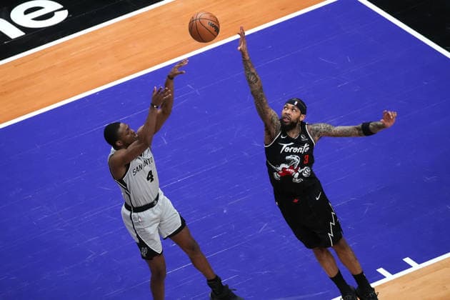 San Antonio Spurs vs Toronto Raptors TORONTO, CANADA - FEBRUARY 25 : De Aaron Fox (4) of San Antonio Spurs in action against Brandon Ingram (3) of Toronto Raptors during the NBA, Basketball Herren, USA basketball game between San Antonio Spurs and Toronto Raptors at the Scotiabank Arena on February 25, 2026 in Toronto, Ontario, Canada. Mert Alper Dervis Anadolu Toronto Canada. Editorial use only. Please get in touch for any other usage.  Copyright: x2026xAnadoluxMertxAlperxDervisx