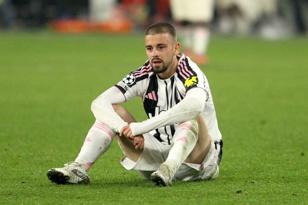 EDON ZHEGROVA, Juventus, Champions League, 2025-26, Juventus vs Galatasaray 3-2, 25-02-2026, Azione, Action, Single shot, Gesti, Delusione, Disappointment CHAMPIONS LEAGUE 2025-26 JUVENTUS-GALATASARAY 3-2