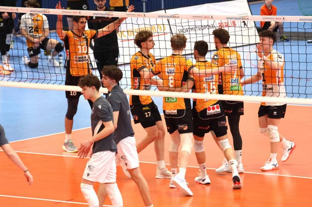 DEU, DVV, 1.VBL, BR Volleys vs. VCO Olympia, 25.02.2026, Hohenschoenhausen, Berlin, DEU, DVV, 1.VBL, BR Volleys vs. VCO Olympia, im Bild BR Volleys-Spielerkreis, Jubel, jubelt, Freude, Glueck, gluecklich, positive Emotionen,